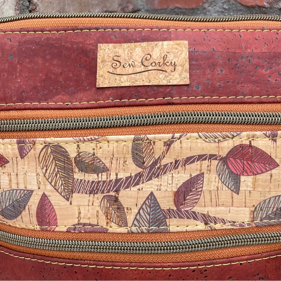 🆕Sew Corky Artisian Zip Crossbody Cork Handbag in Brick Leaf Pattern - Picture 3 of 9